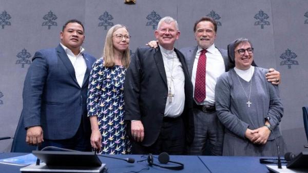 Arnold Schwarzenegger : Tất Cả Cùng Nhau Hành Động Cho Một Mục Tiêu Duy Nhất